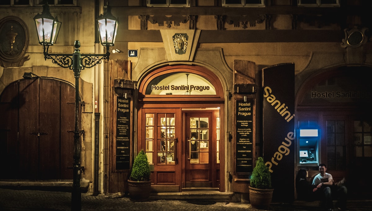 closed restaurant door