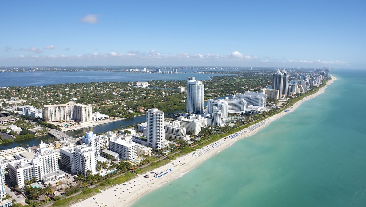 Cheapest Flights to Miami from Europe: Routes and Timing