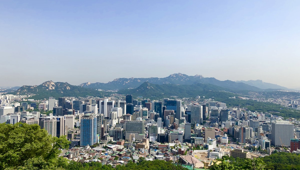 Cheapest Flights to Seoul: Seasonal Patterns and Regional Booking Tricks